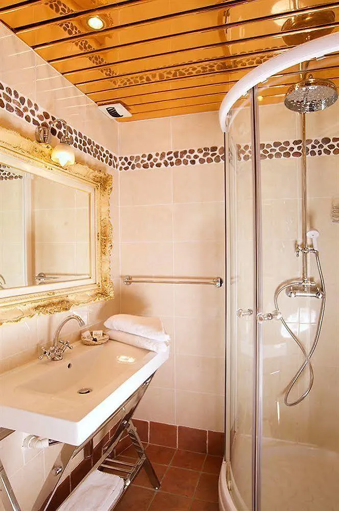Hotel De Venise 2*